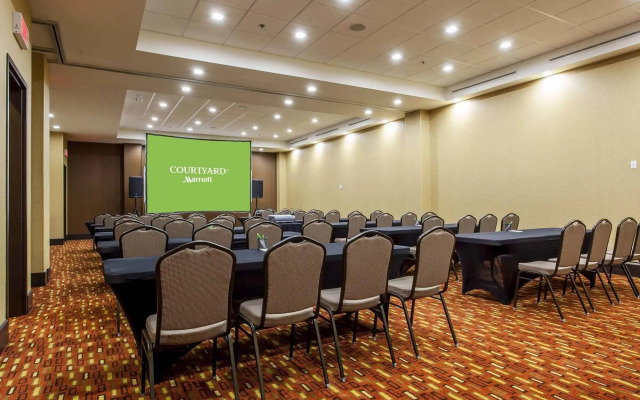 Courtyard by Marriott Montreal West Island/Baie D'Urfe