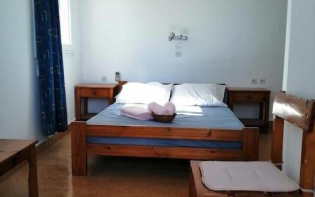 Vromolithos Studio In Spilia Leros