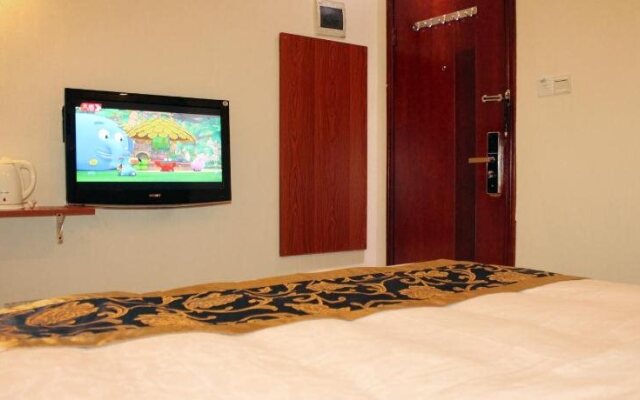 Glee Hotel