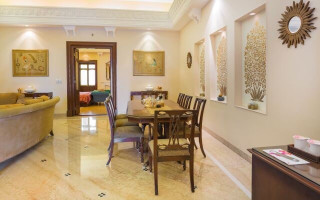 The Lalit Laxmi Vilas Palace