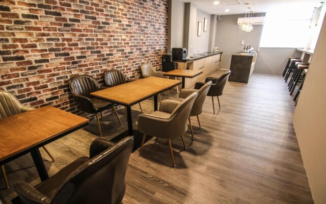 SunMoonLake Loft Inn