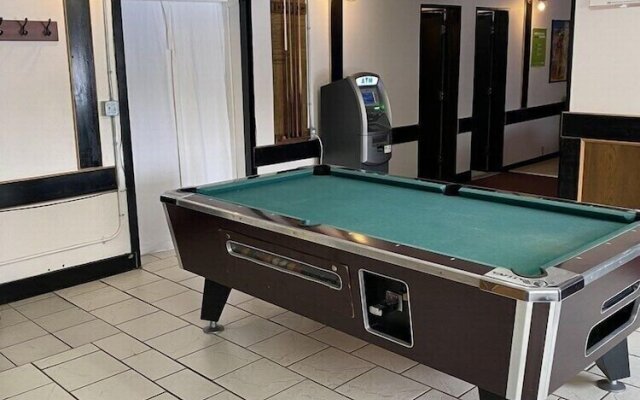 Imperial Hunter Hotel