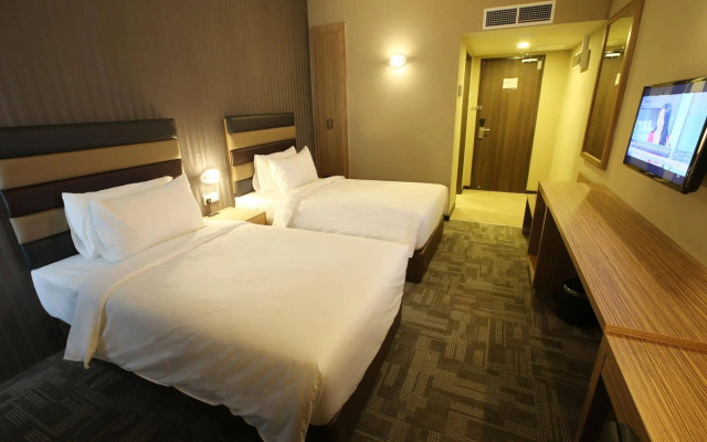 SEM9 Senai ''Formerly Known as Perth Hotel"