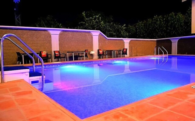 Mt Deluxe Hotel Asaba