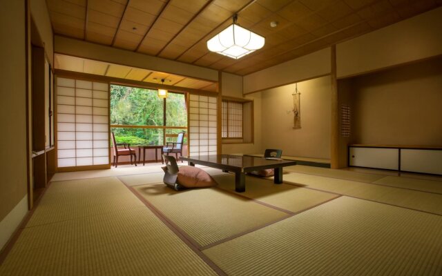 Yamanaka Onsen Ohanami Kyubei