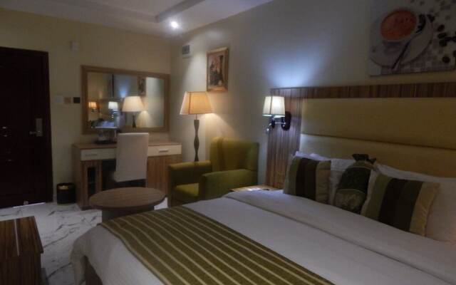 De Santiago Milan Hotel and Suites