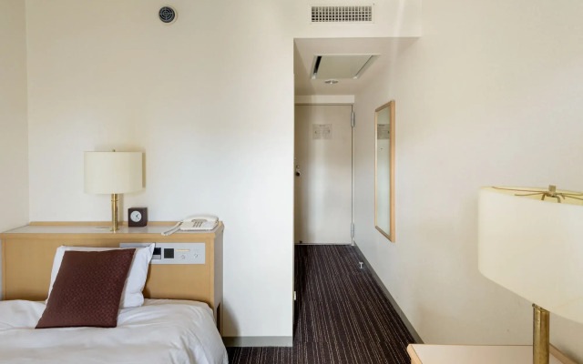 Shin Osaka Sunny Stone Hotel