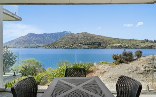 Residence du Lac by Staysouth