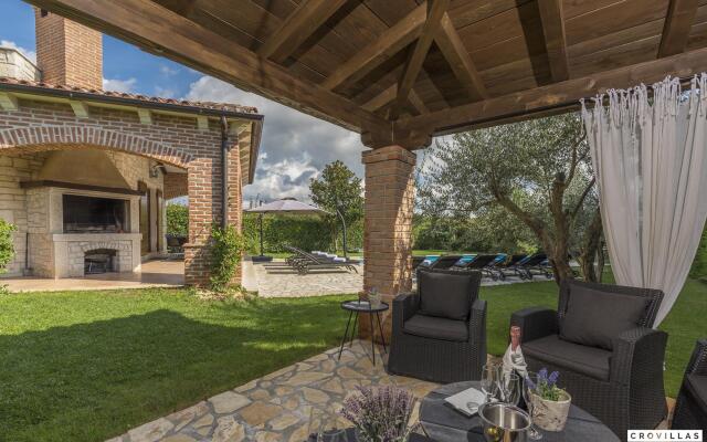 Rustica in Visnjan with 5 bedrooms and 1 bathrooms