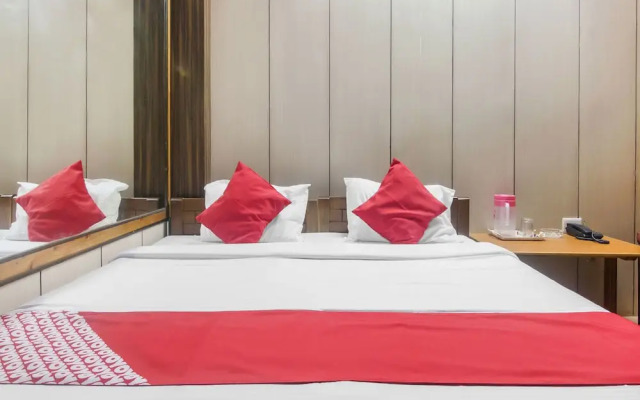 Oyo 14874 Live Inn Guest House