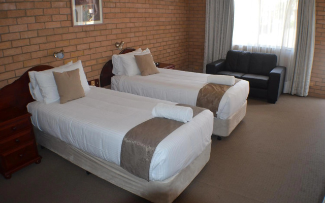 Deer Park Motor Inn – Guest Rooms – Armidale