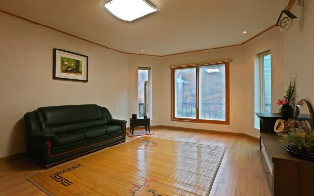 Hongcheon Yedam Healing Pension