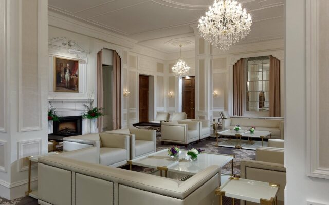 The Lord Nelson Hotel & Suites