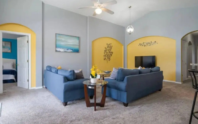 Spacious 4 bed 3 Bath Pool Home