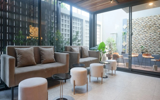 Sans Hotel RG Living Jogja by RedDoorz