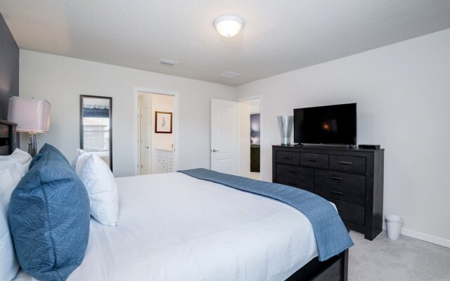 5448 Misty oak Circle