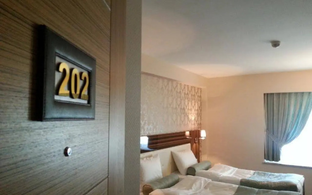 Hotel Grand Plus
