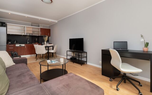 Długie Ogrody Apartment by Renters