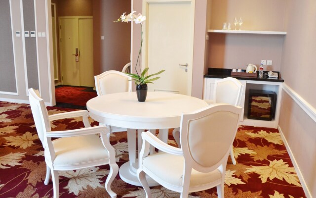 Golden Tulip Legacy Surabaya