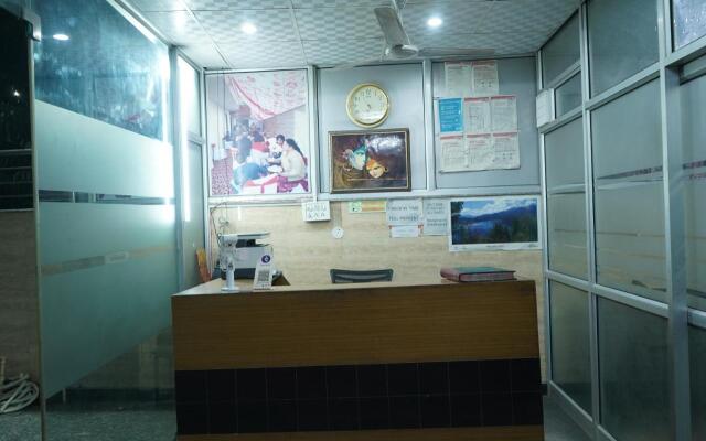 OYO 37169 Hotel Quadis