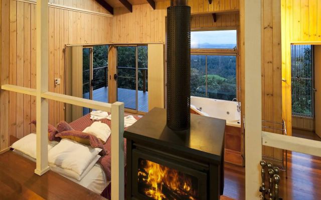 Treetops Accommodation Montville