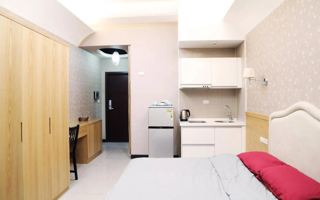 Q Square Apartment D