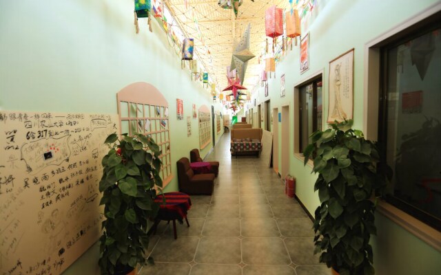 Dunhuang 8090 Guest House