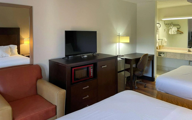 Econo Lodge near the Blue Ridge Parkway I-77