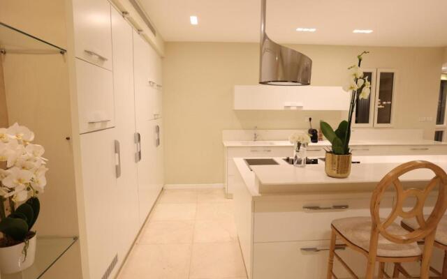 Rental Israel-Mamila Residences 14