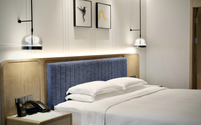 voco Guangzhou Shifu by IHG