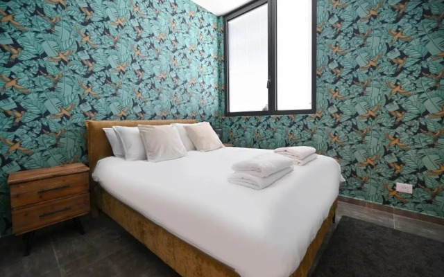 Beautiful 2BR near the beach by HolyGuest