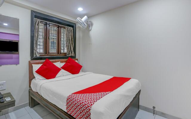 OYO 82521 Sadguru Lodge