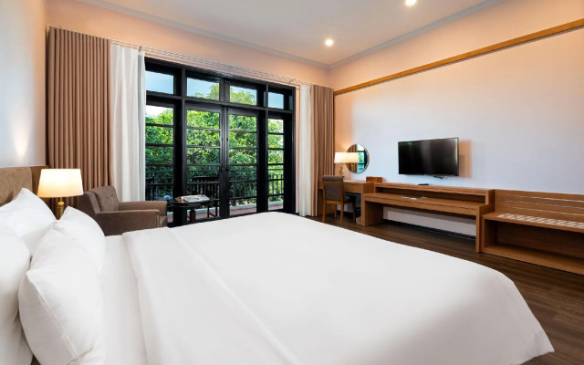 Tuần Châu Resort