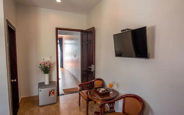 Minh An Riverside Villa