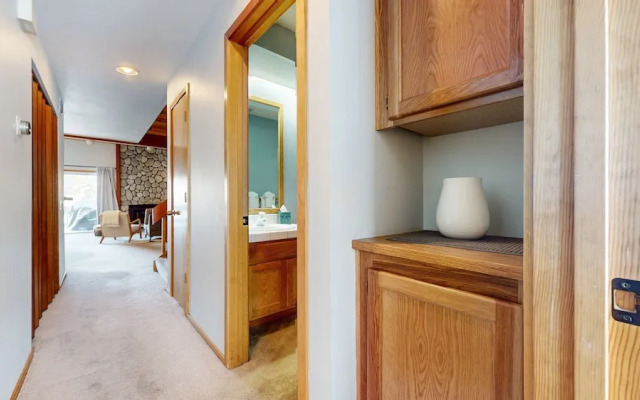 Snowcreek Iv #594 3 Bedroom Condo