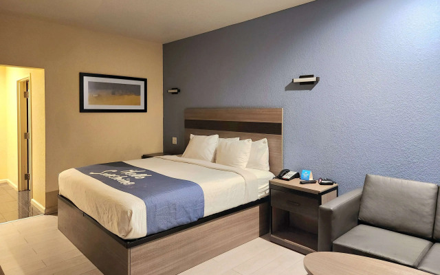 Days Inn by Wyndham Freeport