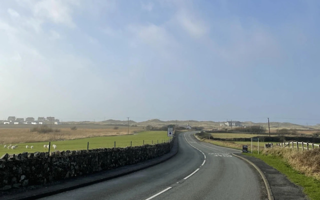 3-bed House in Llanfaelog, Near Rhosneigr