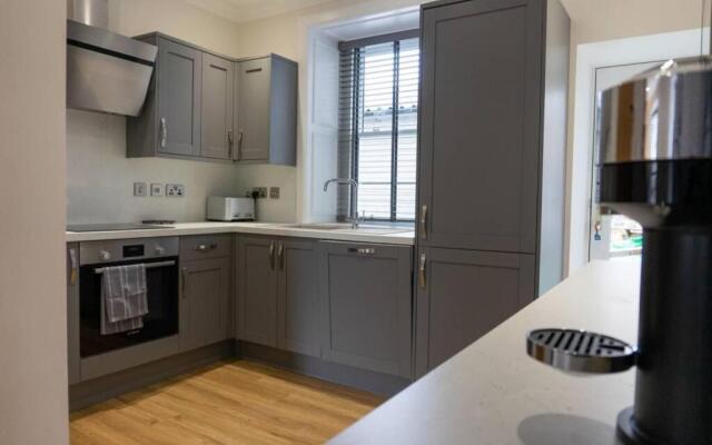 9 Argyle Square - Stylish 2 Bedroom Apartment