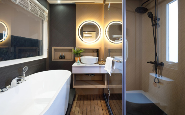 Viet Lotus Saigon Hotel