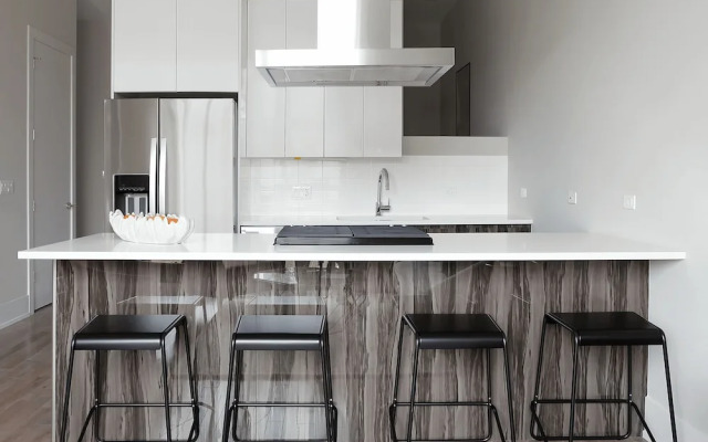 Sonder at 943 Crosby