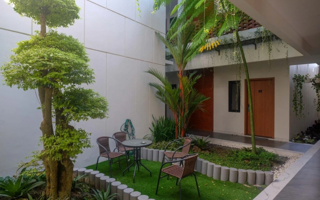 Urbanview Hotel Nardis Living near UMY