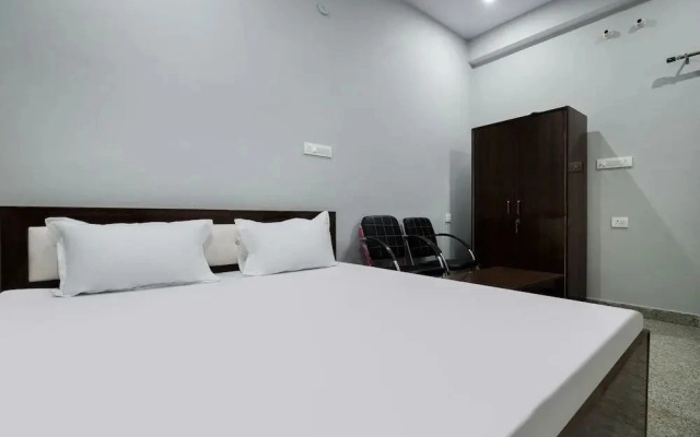 Hotel Sapphire Palace 2 by OYO Rooms