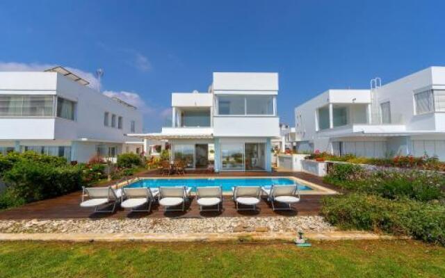 Beachfront Villa Balsa