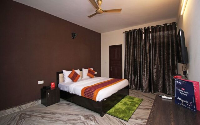 OYO 8914 Hotel Ambrosia