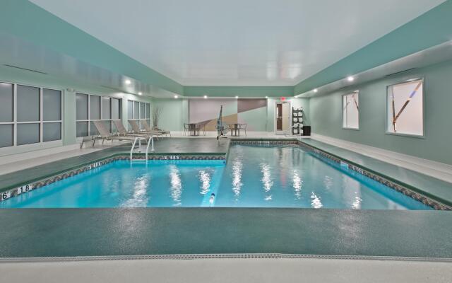 Holiday Inn Express & Suites New Cumberland by IHG
