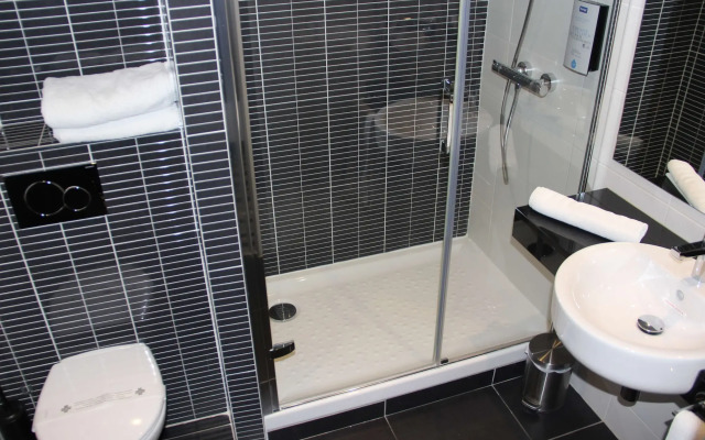 Hôtel Kyriad Saint Quentin en Yvelines - Montigny