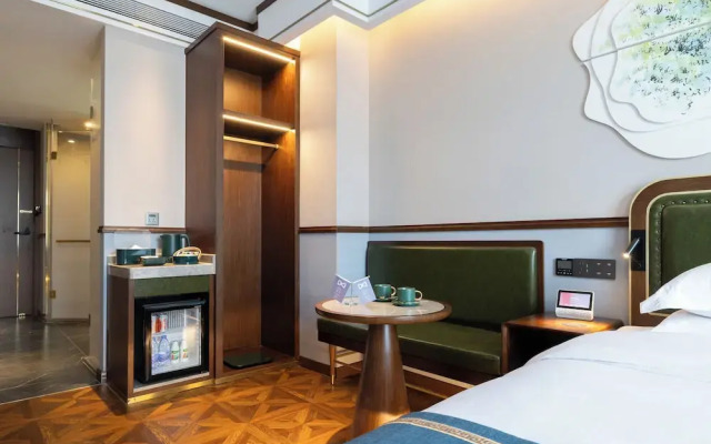 Nostalgia S Hotel(Shanghai Railway Station & Suzhou Creek)