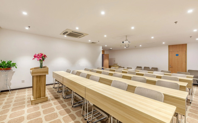 Hanting Hotel(Guangzhou Shiqiao Pedestrian Street)