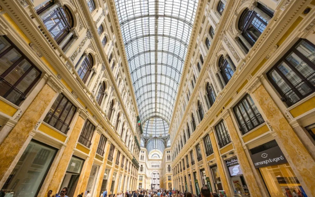 Quartieri Spagnoli Modern Flat by Wonderful Italy