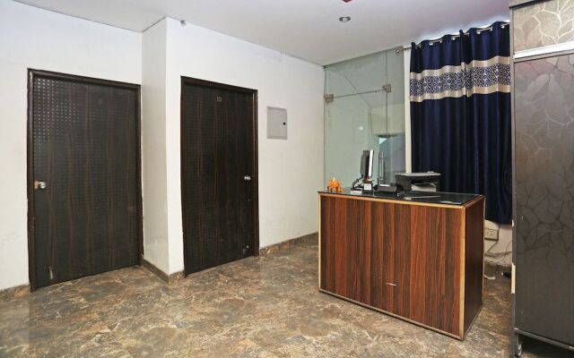 OYO 15172 R D Plaza
